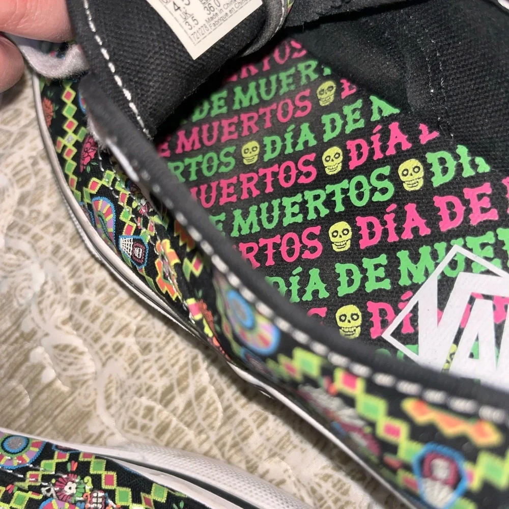 VANS - Picture 4 of 4